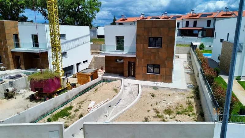 Moradia T4+2 com Piscina