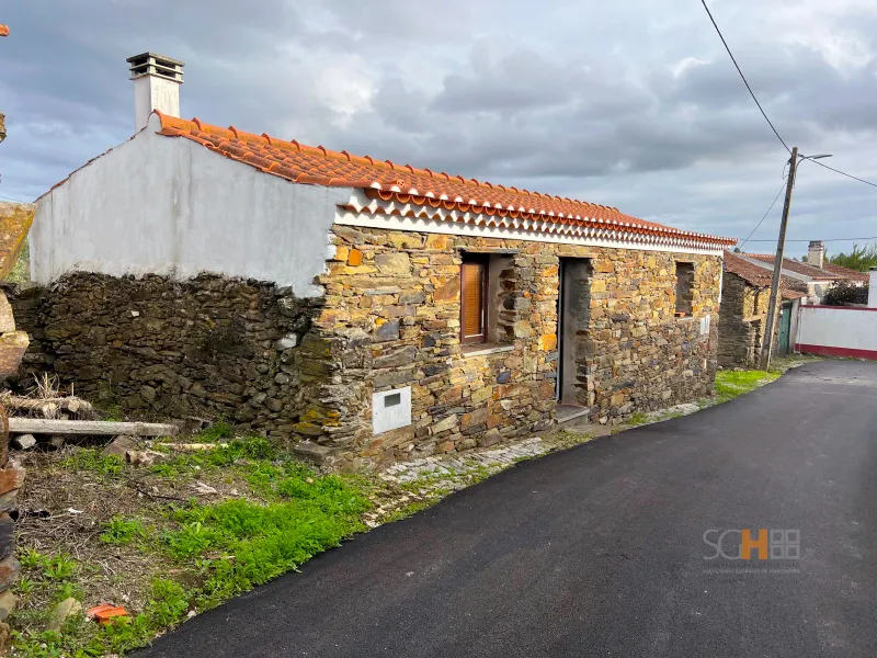 Sale Restored schist house, Junceira