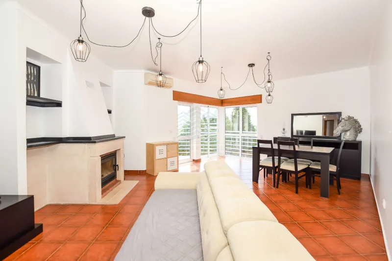 Apartamento T3 com Terraço, situado na zona nobre da cidade de Torres Novas