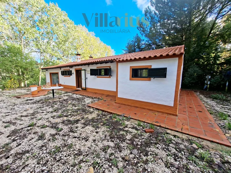 Moradia Térrea com Terreno Extenso a 3 min de Alverangel