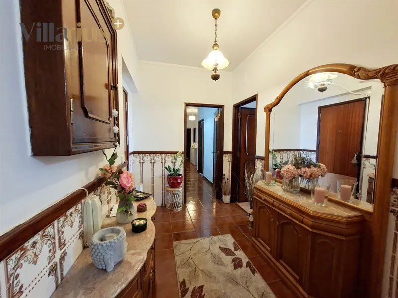 Magnífico apartamento de 3 habitaciones con balcones – espacio, luz, situado en la zona histórica de Tomar