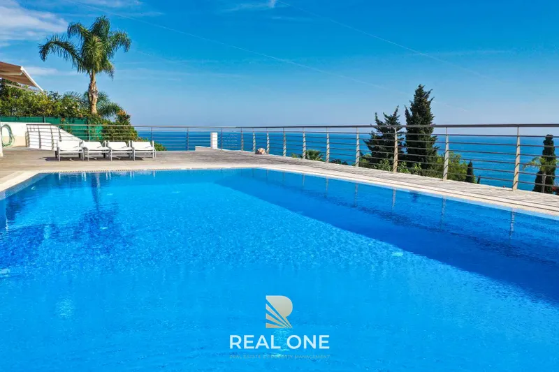 Fantástica Moradia com uma deslumbrante vista mar - Albufeira