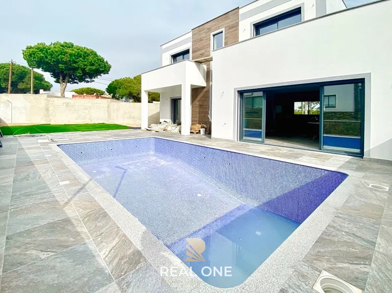 Nouveau - Villa de 3 chambres avec garage, piscine, moderne et sophistiquée