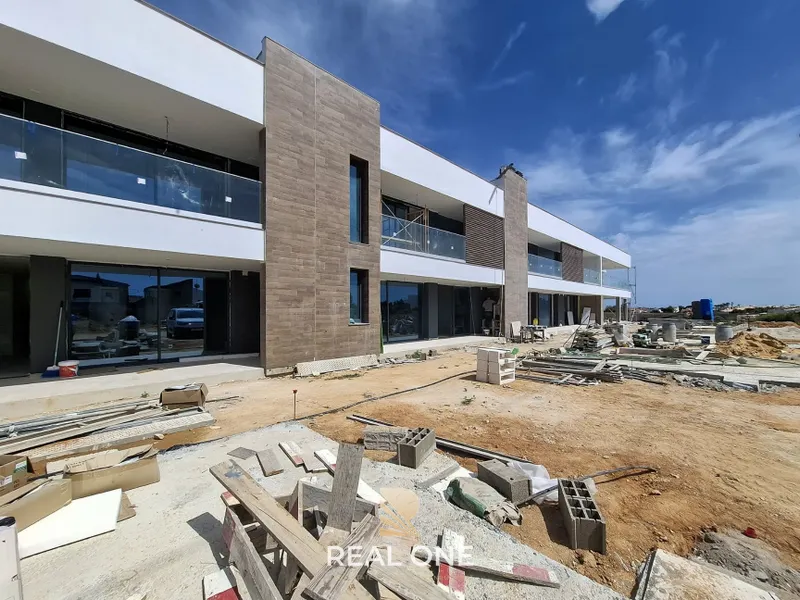 Fantástica Moradia entre Olhos de Agua e Vilamoura