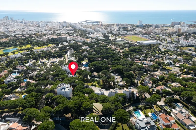 Exclusivo apartamento de 3 dormitorios en Pinhal da Marina, Vilamoura
