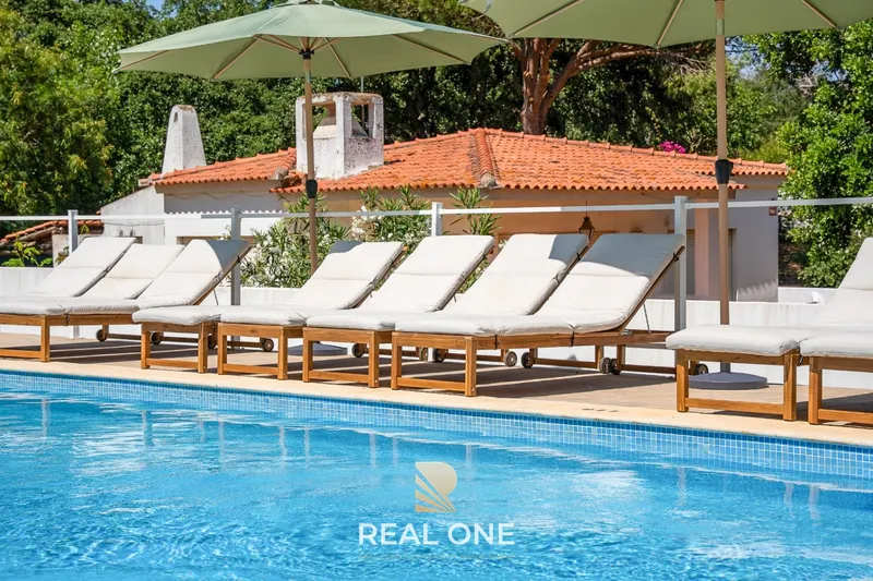 Villa Privada V4 em Lote de 1.404 m² – Vale Navio, Albufeira