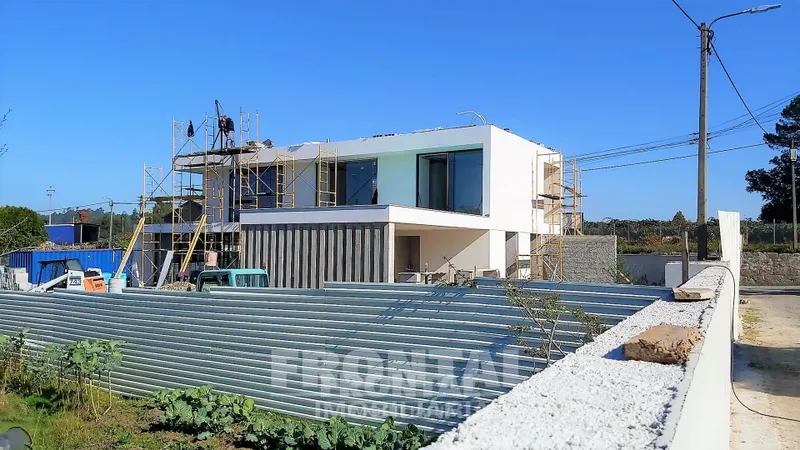 Terreno para Construção de Moradia - 3 Frentes | Baguim do Monte, Gondomar