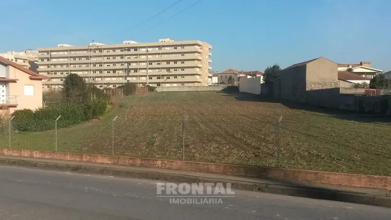 Terreno para Construção - 6.600 m² | São Romão do Coronado, Trofa