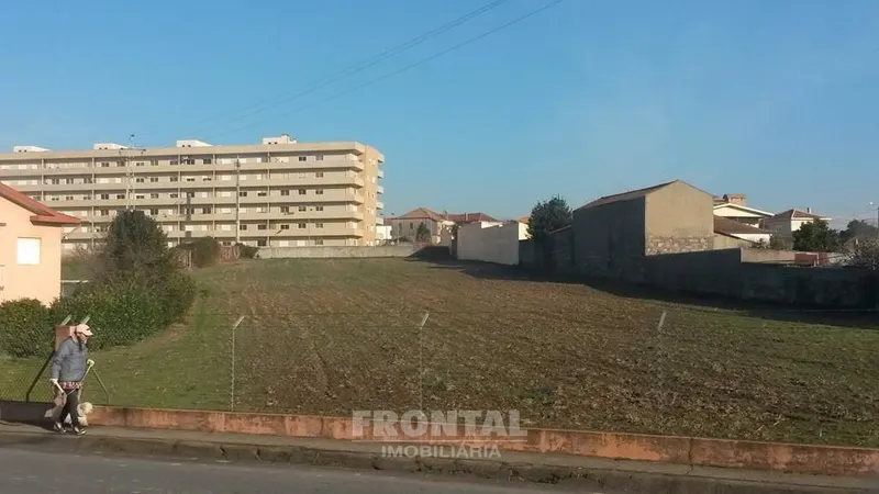 Terreno para Construção - 6.600 m² | São Romão do Coronado, Trofa