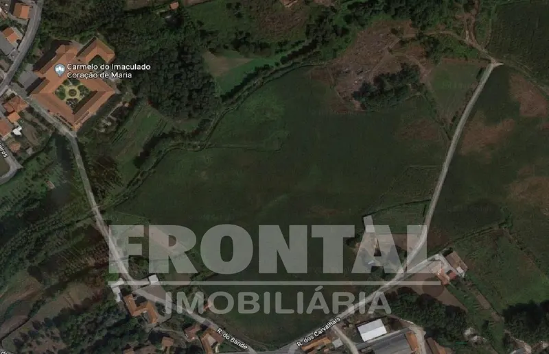 Terreno com 8000m2 com viabilidade para construção - Paços de Ferreira