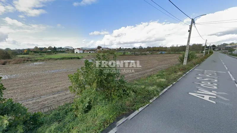 Terreno Rústico em Lousada