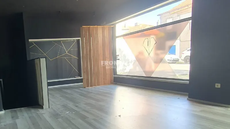 Loja com Montra e Dois Pisos à Venda &#124; Centro da Maia, Maia, Porto