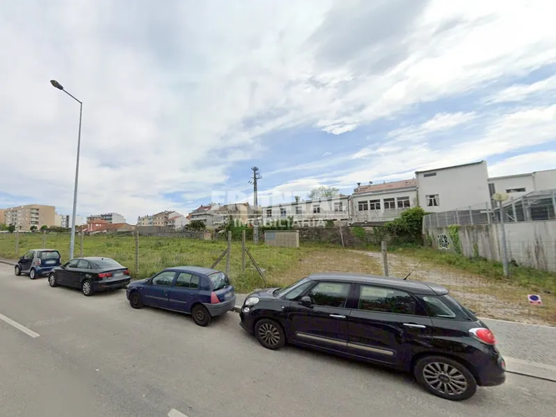 Terreno Const. Altura à Areosa - para permuta