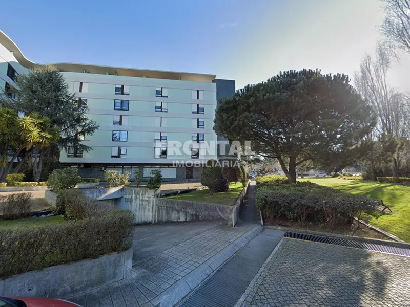 Lugar de Garagem para Venda &#124; Polo Universitário, Hospital São João, Porto