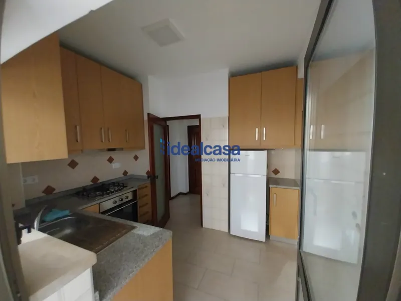 T3 para venda em Celas, garagem, varandas e vistas desafogadas