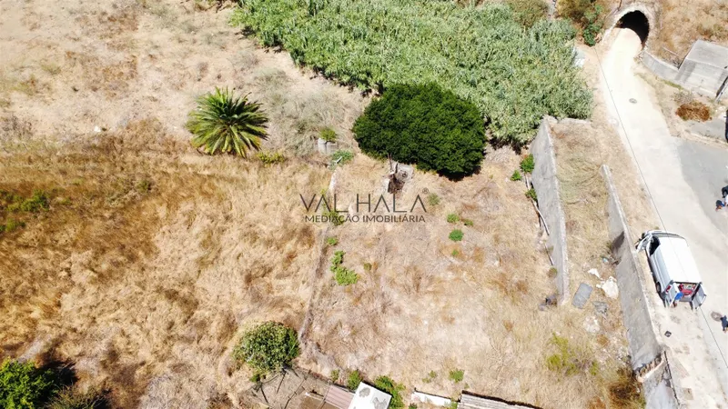 Grundstück für den Bau einer Villa mit 3 Schlafzimmern, Alvor, Portimão, Algarve.